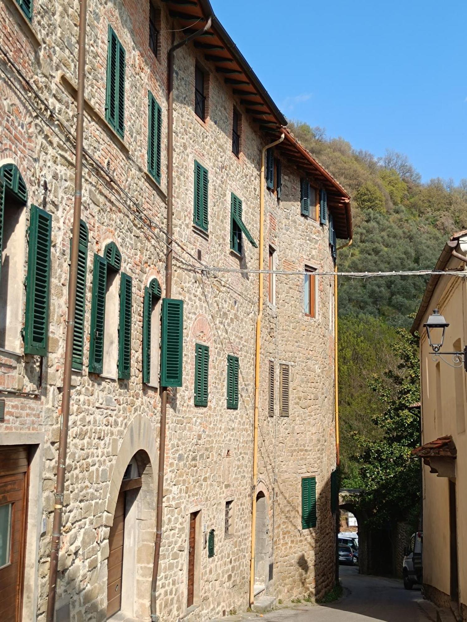 Castle Apartment Aga Uzzano Extérieur photo